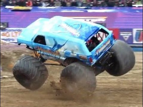 Hooked Freestyle - Syracuse 2016 - Hooked Monster Truck ...